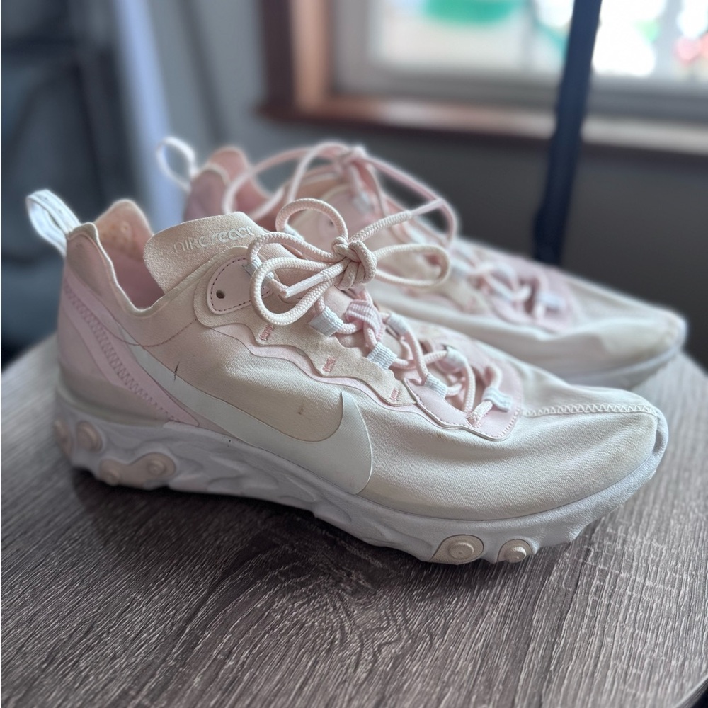 Nike Women's React Element 55